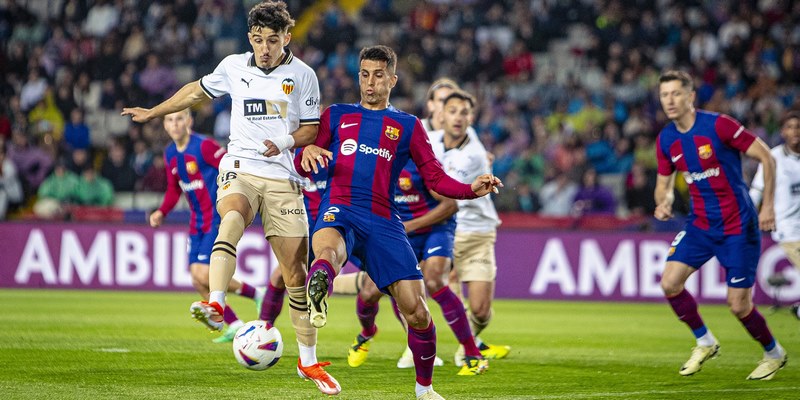 Barcelona vẫn cho thấy phong độ nhỉnh hơn Valencia